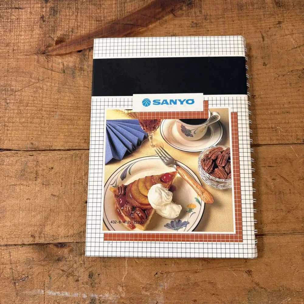 Vintage Sanyo Microwave Cookbook 1985